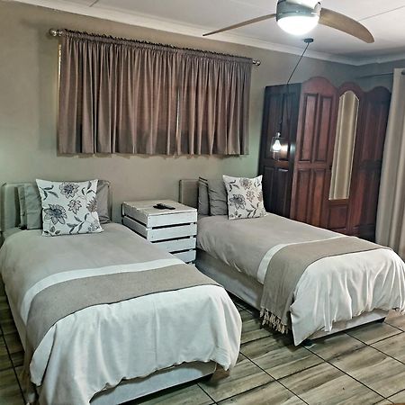 Rand Self-Catering Accommodation Carolina Esterno foto